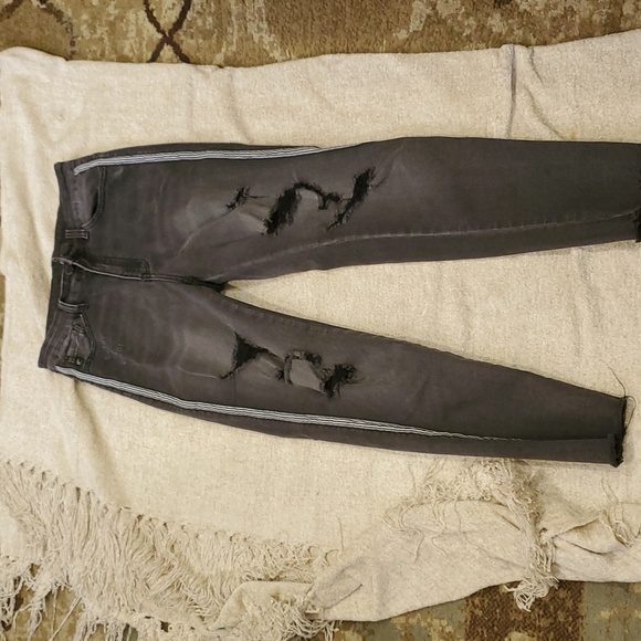 Kancan woman's gray black distressed crop stretch jeans size 27 - Picture 11 of 16